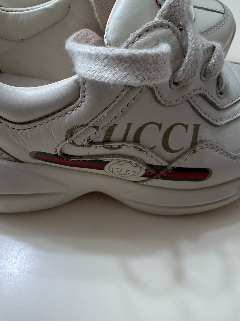 Gucci Kids White Leather Sneakers with Green-Red Web Stripe